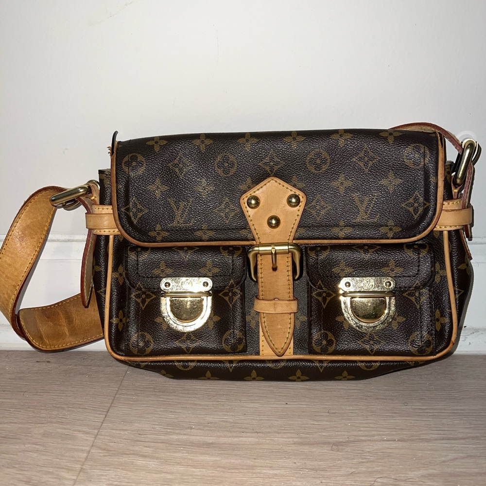 Louis Vuitton Hudson Handbag Monogram Canvas PM Rare & retired bag
